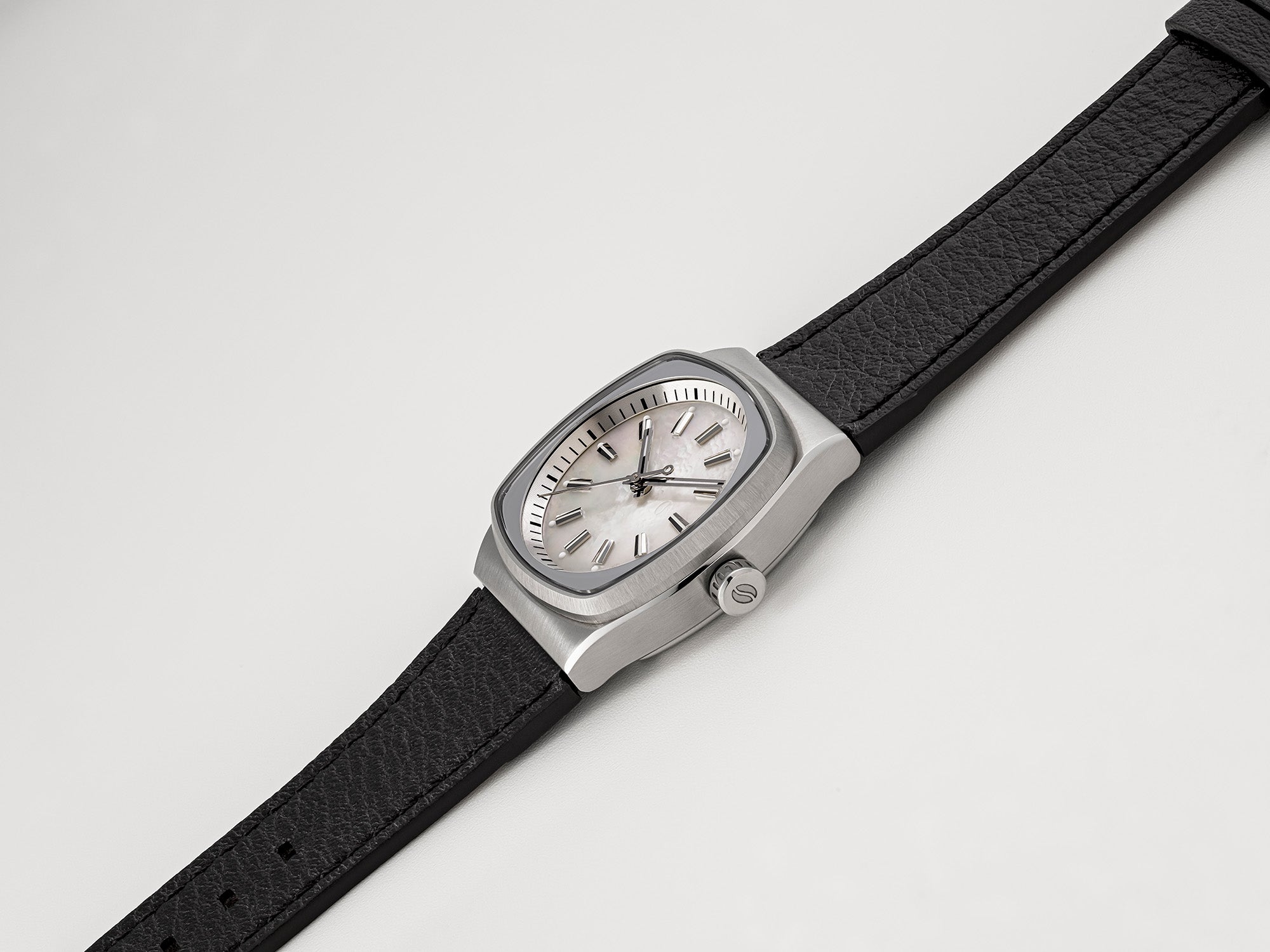 Metric Lite Leather Strap in Black 18.00mm