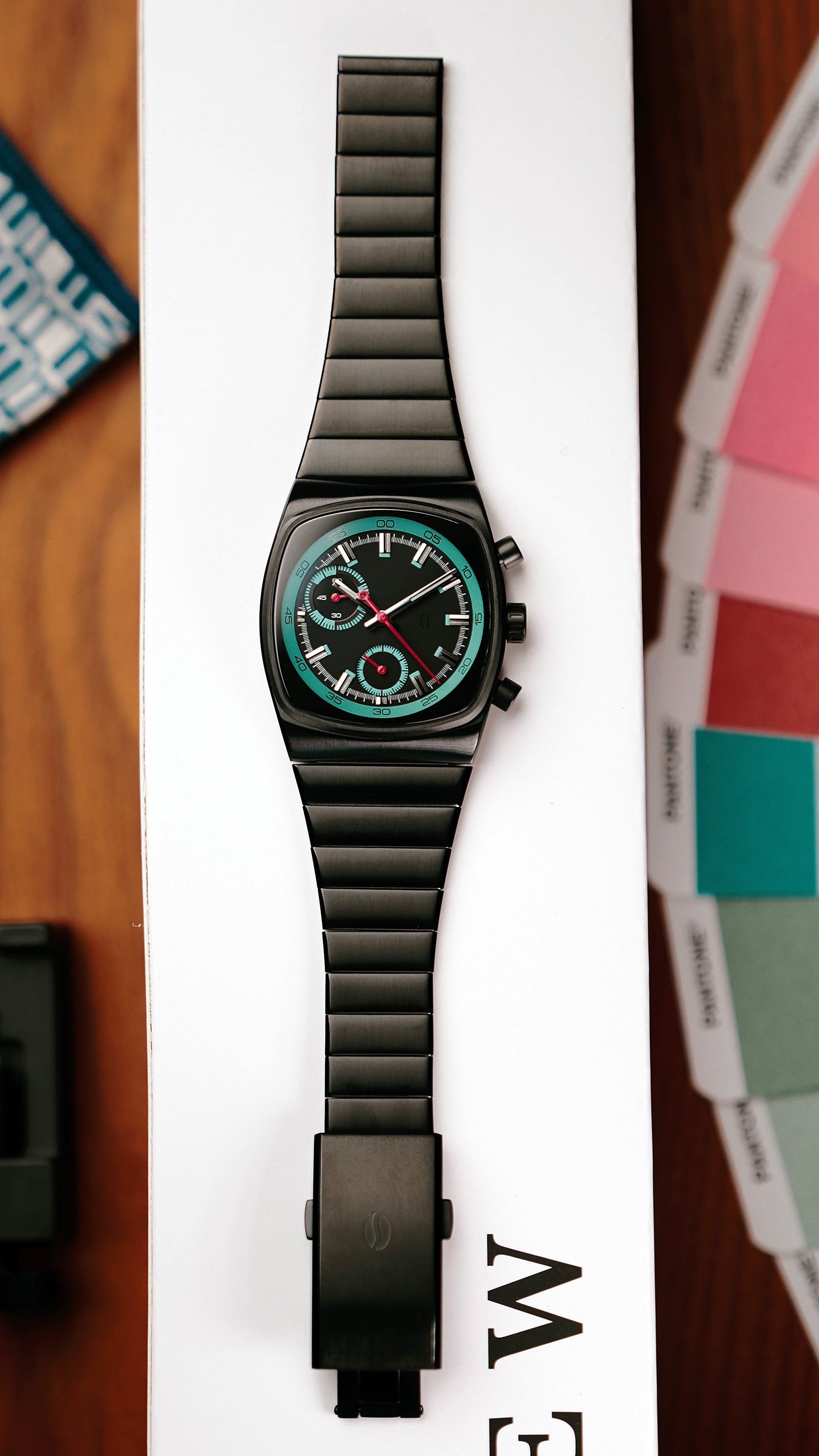 メトリック - ティールとイエロー